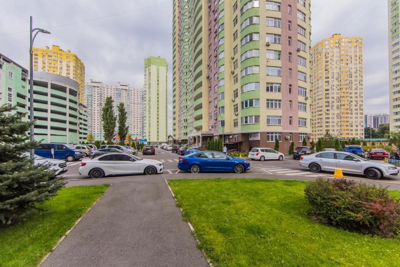1 Поверх Ж К Паркові Озера Метро Дарниця Daire Kiev Dış mekan fotoğraf